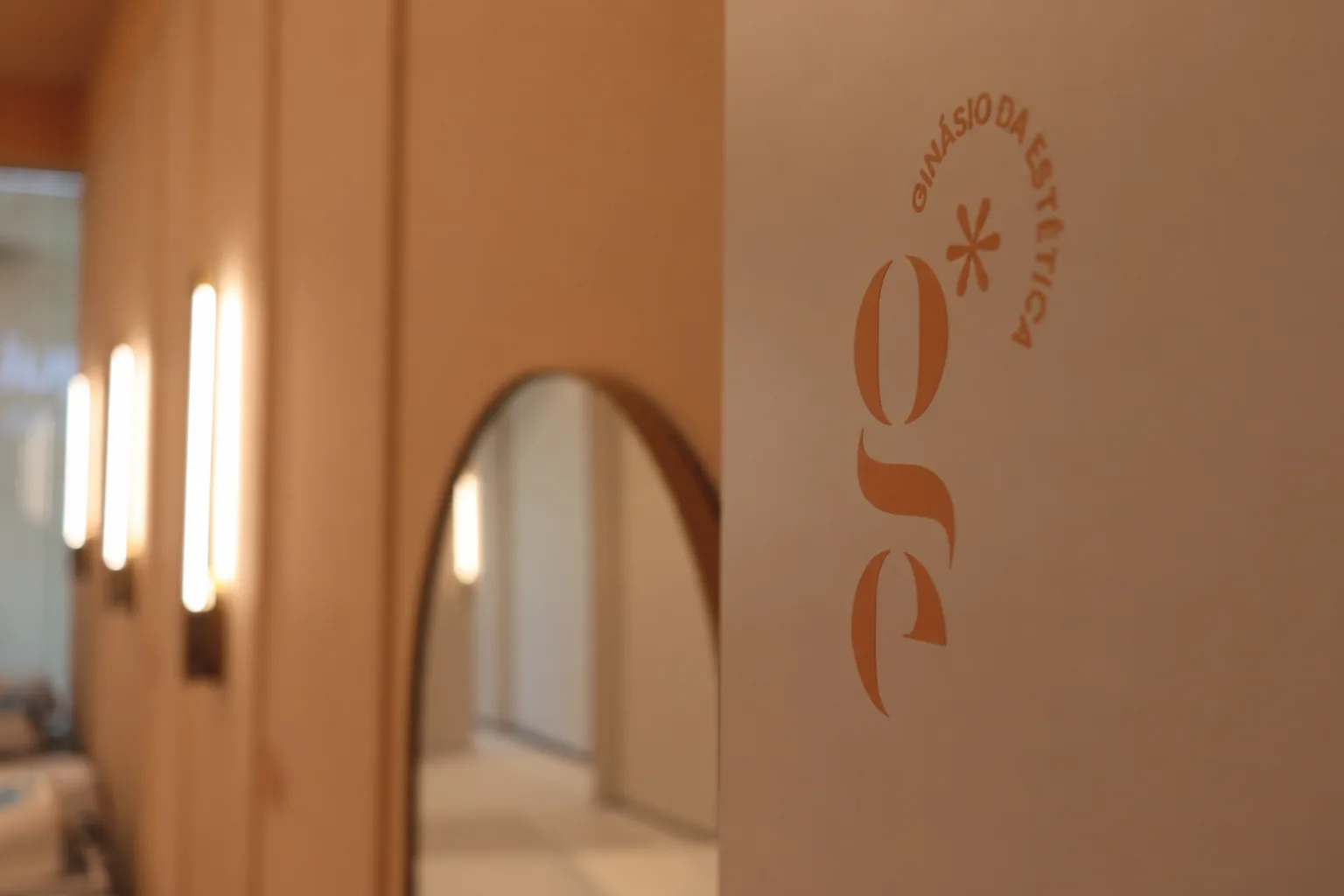Interior BodyConcept com a assinatura Ginásio da Estética